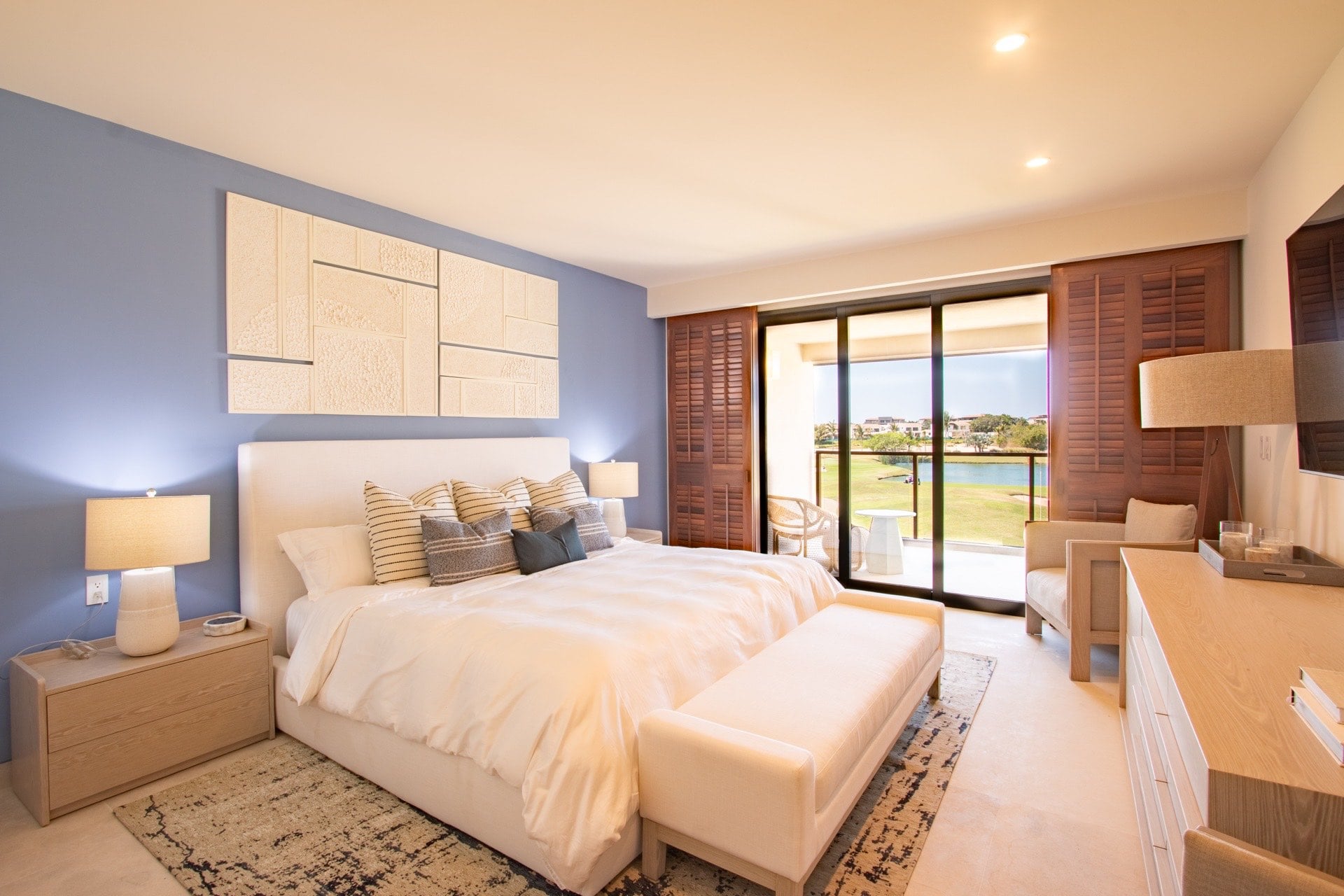 Condo El Encanto 821 bedroom with bed, terrace doors and golf-course view — Punta Mita Nayarit, Mexico